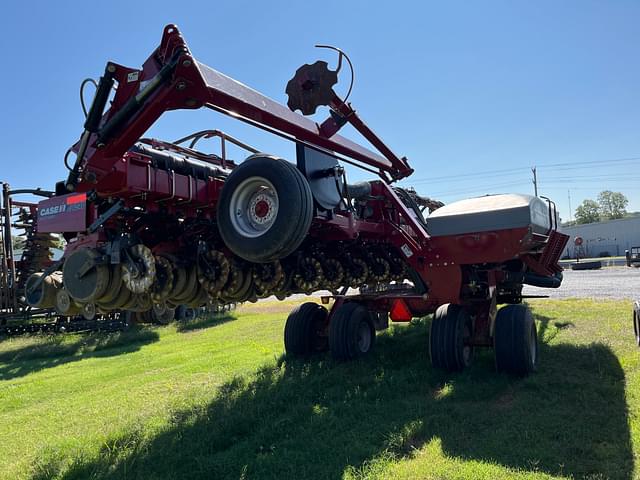 Image of Case IH 1240 equipment image 1