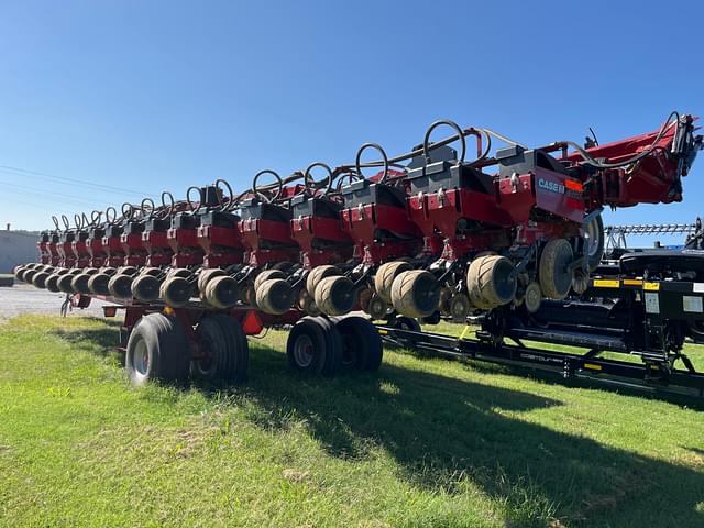 Image of Case IH 1240 equipment image 3