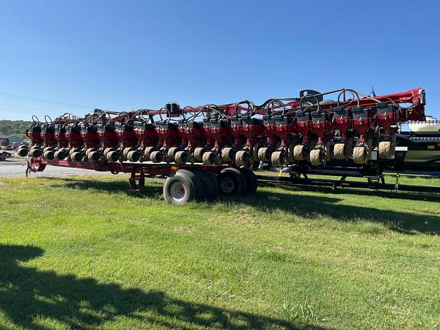 Image of Case IH 1240 equipment image 4