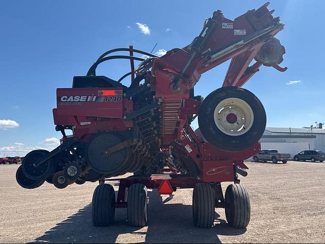 Image of Case IH 1240 equipment image 3