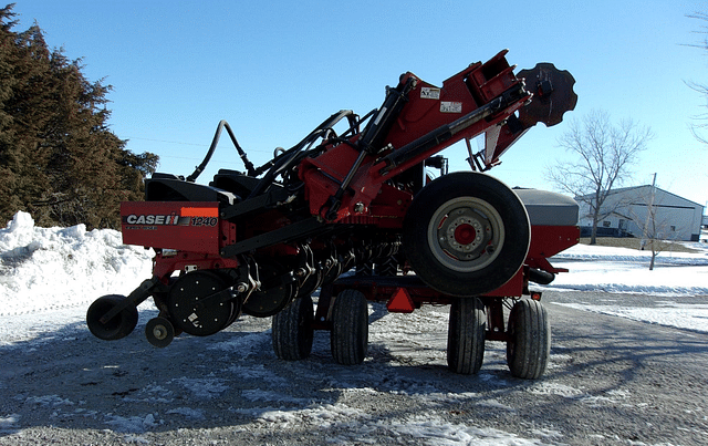 Image of Case IH 1240 equipment image 2