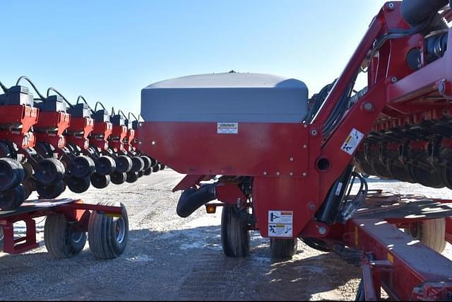 Image of Case IH 1240 equipment image 3