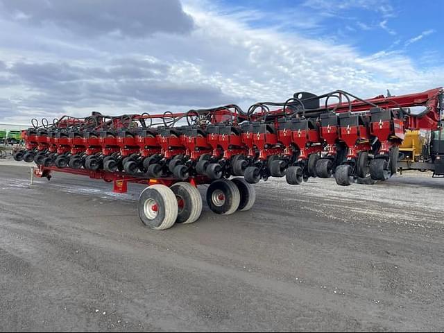 Image of Case IH 1240 equipment image 3