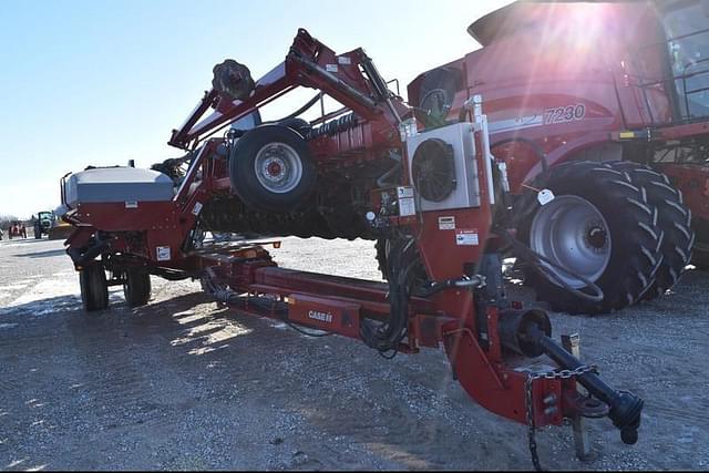 Image of Case IH 1240 equipment image 2