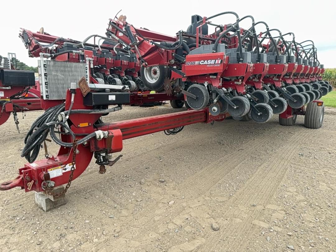 Image of Case IH 1240 Primary image