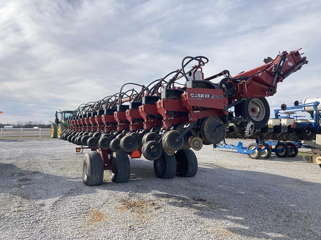 Image of Case IH 1245 equipment image 4