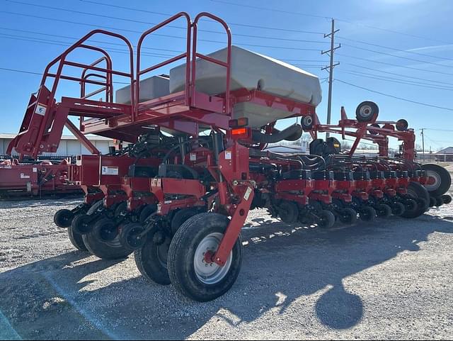 Image of Case IH 1250 equipment image 2