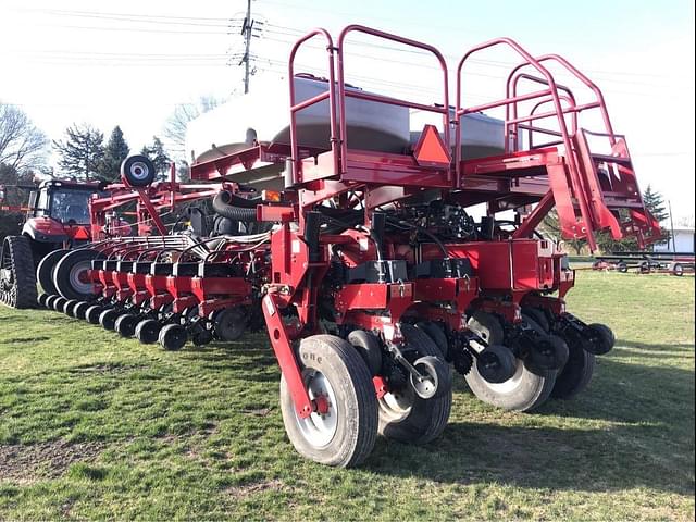 Image of Case IH 1250 equipment image 2