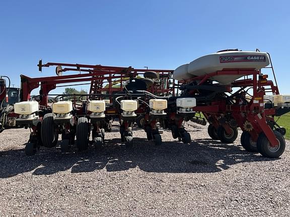 Image of Case IH 1250 equipment image 1