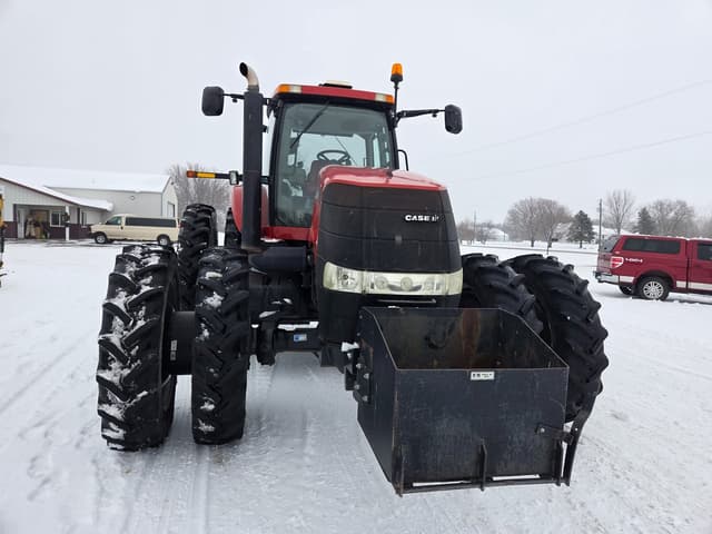 Image of Case IH Magnum 305 equipment image 3