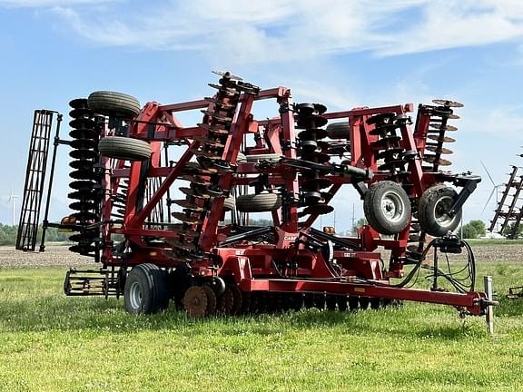 Image of Case IH 330 equipment image 1