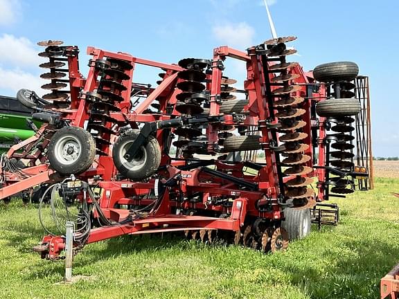 Image of Case IH 330 equipment image 3