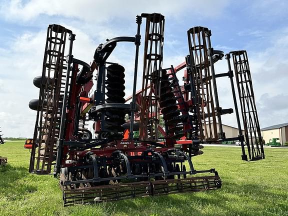 Image of Case IH 330 equipment image 4