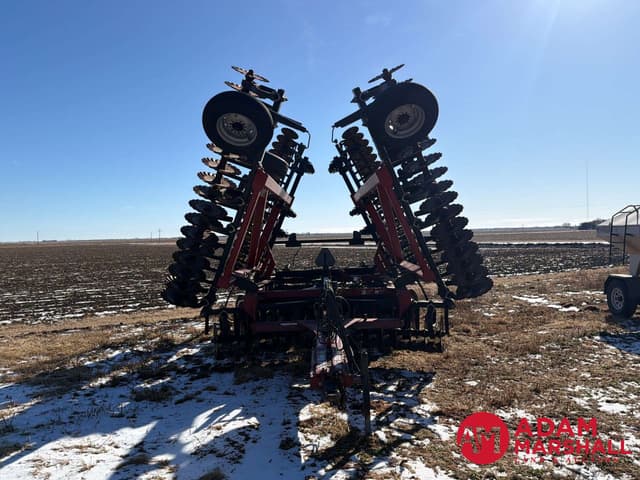 Image of Case IH 330 equipment image 2