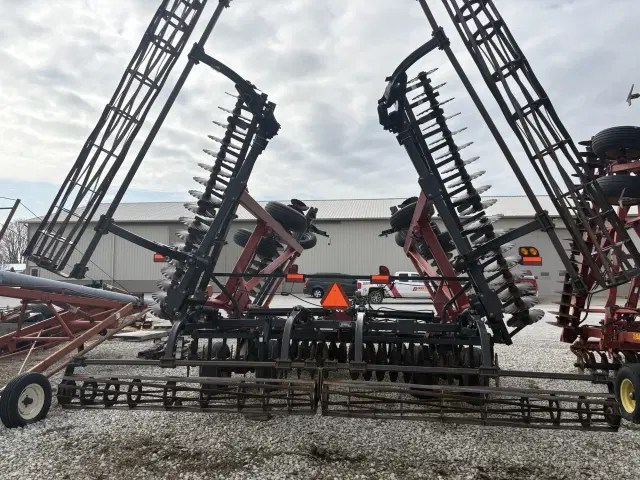 Image of Case IH 330 Turbo Till equipment image 3