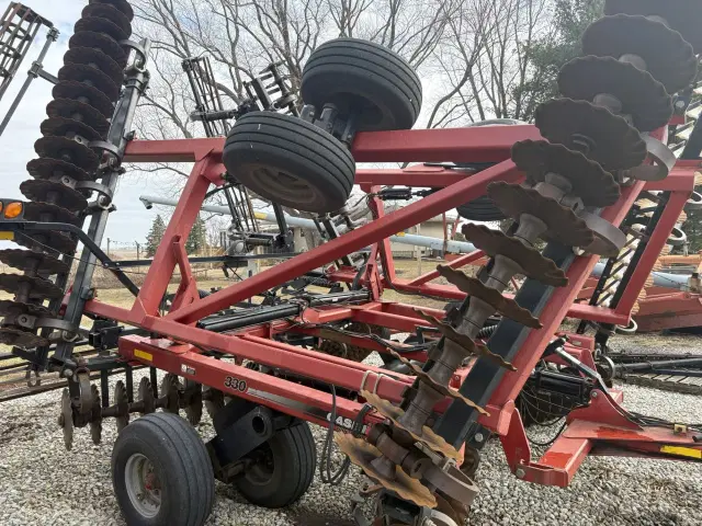 Image of Case IH 330 Turbo Till equipment image 1