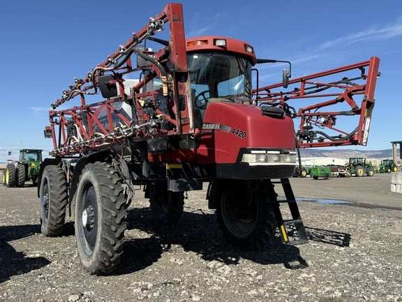 2011 Case IH Patriot 4420 Equipment Image0