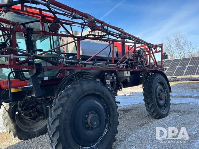 Image of Case IH Patriot 4420 equipment image 3