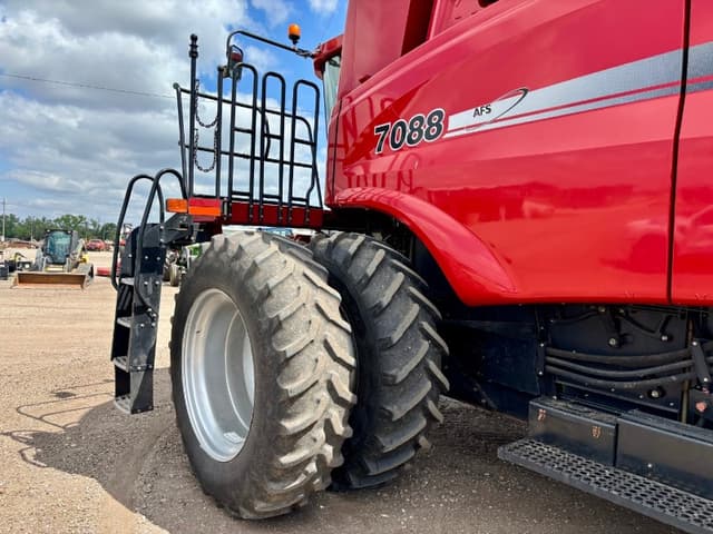 Image of Case IH 7088 equipment image 3