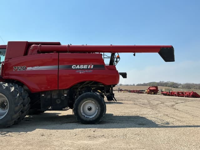 Image of Case IH 7120 equipment image 4