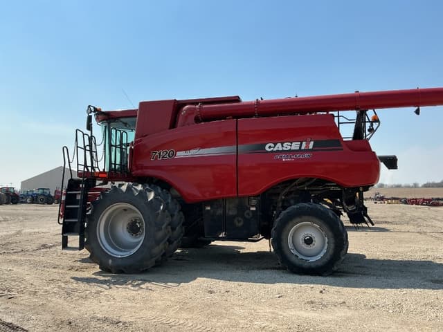 Image of Case IH 7120 equipment image 3