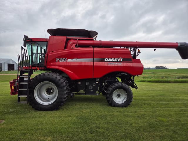 Image of Case IH 7120 equipment image 3