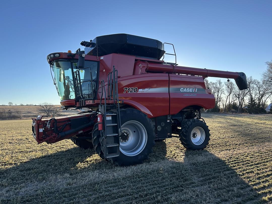 Image of Case IH 7120 Primary image