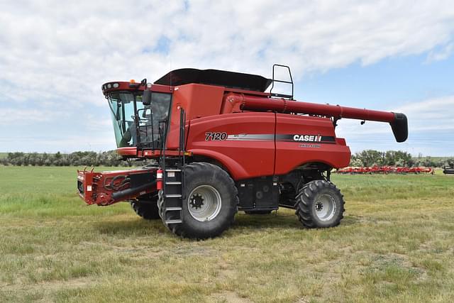 Image of Case IH 7120 equipment image 3