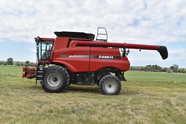 Image of Case IH 7120 equipment image 4