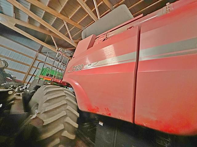 Image of Case IH 7120 equipment image 2