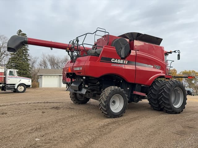 Image of Case IH 7120 equipment image 3