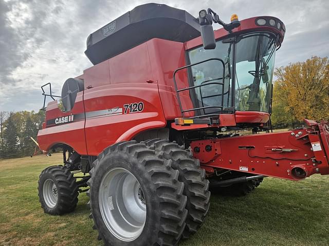 Image of Case IH 7120 equipment image 4