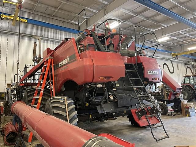 Image of Case IH 8120 equipment image 3