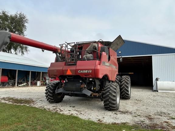 Image of Case IH 8120 equipment image 3