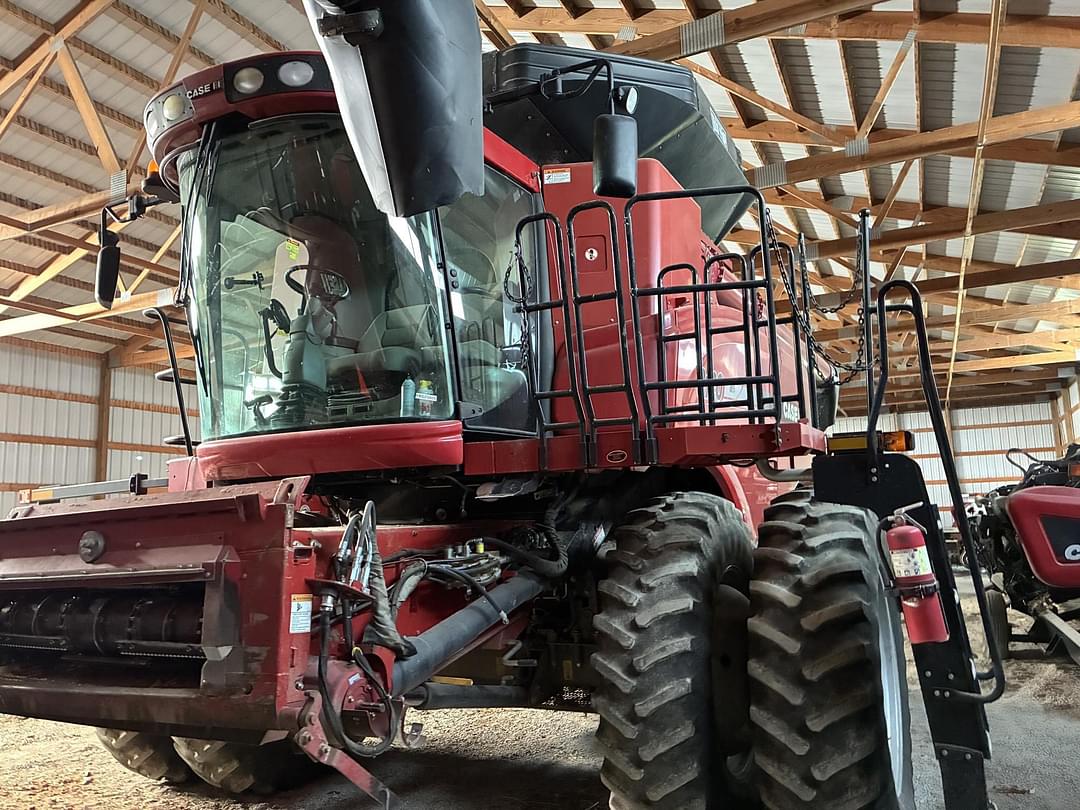 Image of Case IH 8120 Primary image