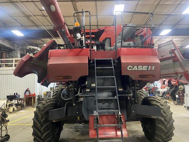 Image of Case IH 8120 equipment image 4