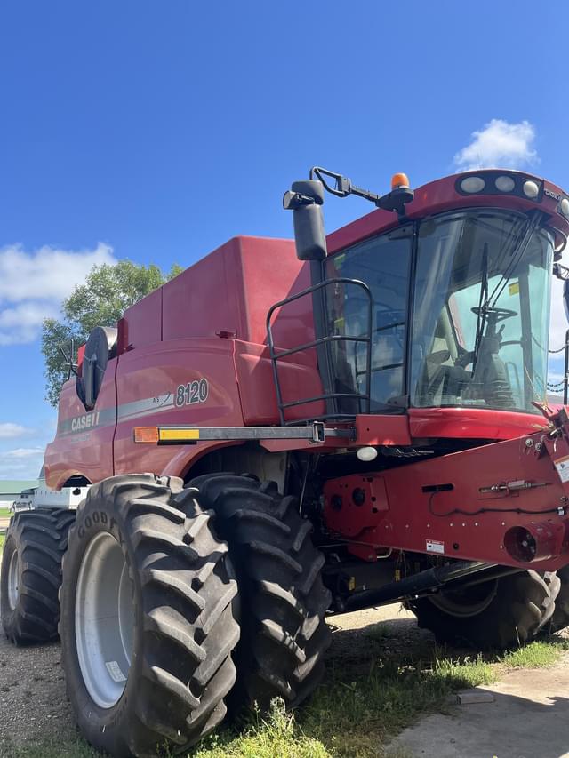 Image of Case IH 8120 equipment image 3