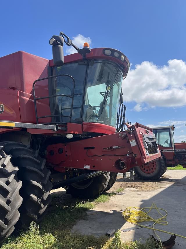 Image of Case IH 8120 equipment image 4