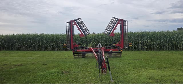 Image of Case IH Crumbler 110 equipment image 1