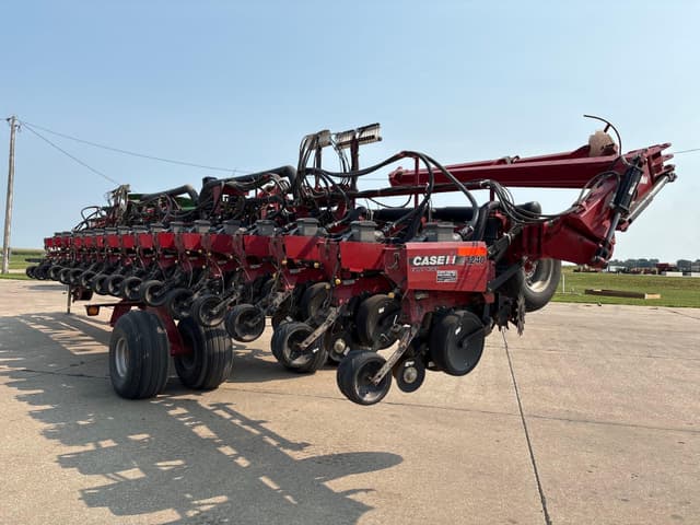 Image of Case IH Early Riser 1240 equipment image 3