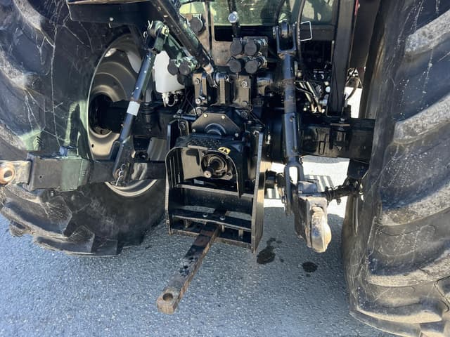 Image of Case IH Farmall 105U equipment image 4