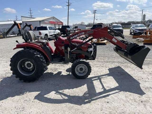 Image of Case IH Farmall 35 equipment image 1