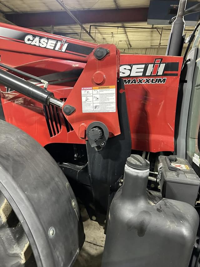 Image of Case IH L750 equipment image 1