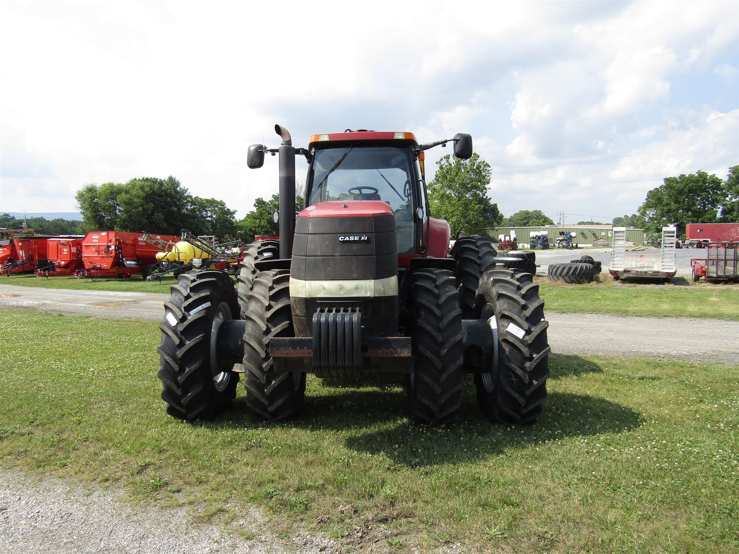 2011 Case IH Magnum 305 Equipment Image0
