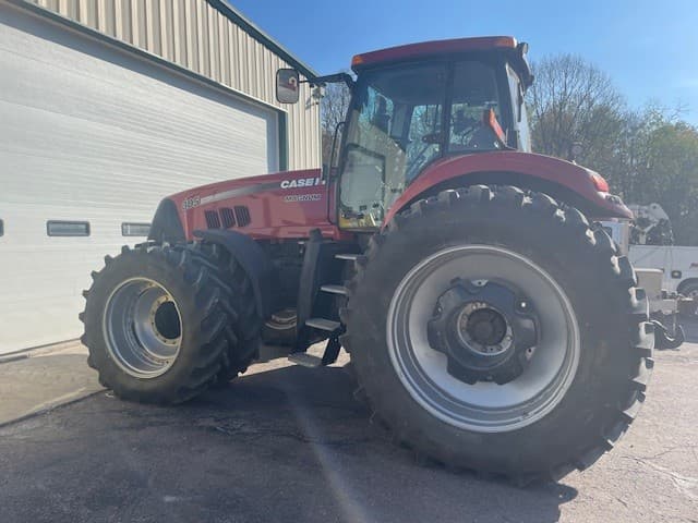 Image of Case IH Magnum 305 Image 1