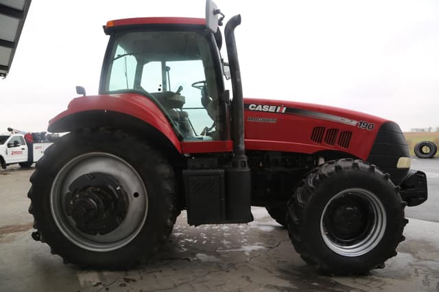 Image of Case IH Magnum 190 equipment image 3