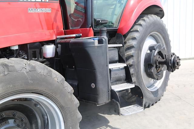 Image of Case IH Magnum 190 equipment image 1