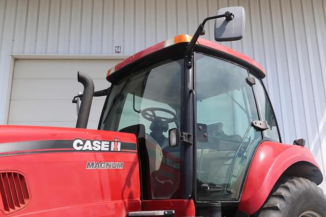 Image of Case IH Magnum 190 equipment image 2