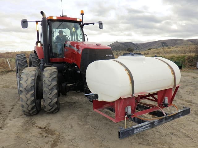 Image of Case IH Magnum 215 equipment image 1