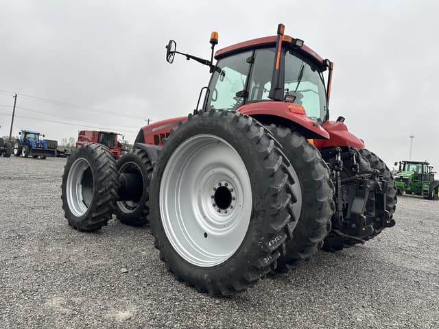 Image of Case IH Magnum 215 equipment image 4